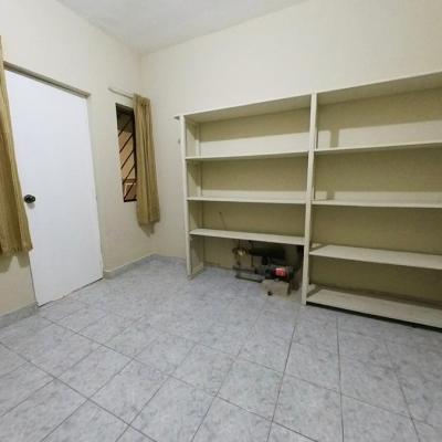 ALQUILER DE CASA EN CALLE LOS SAUCES, URB. SANTA VICTORIA